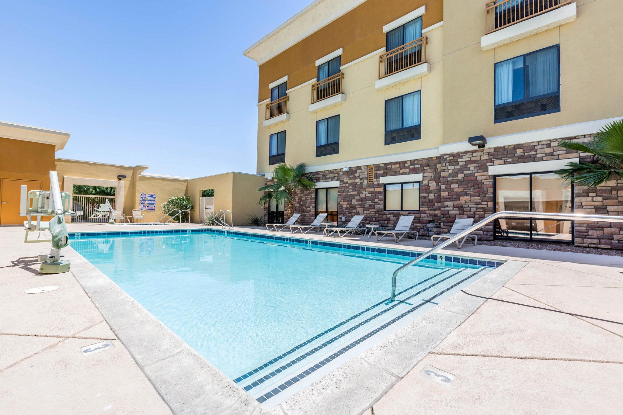 Comfort Suites Blythe Exterior photo