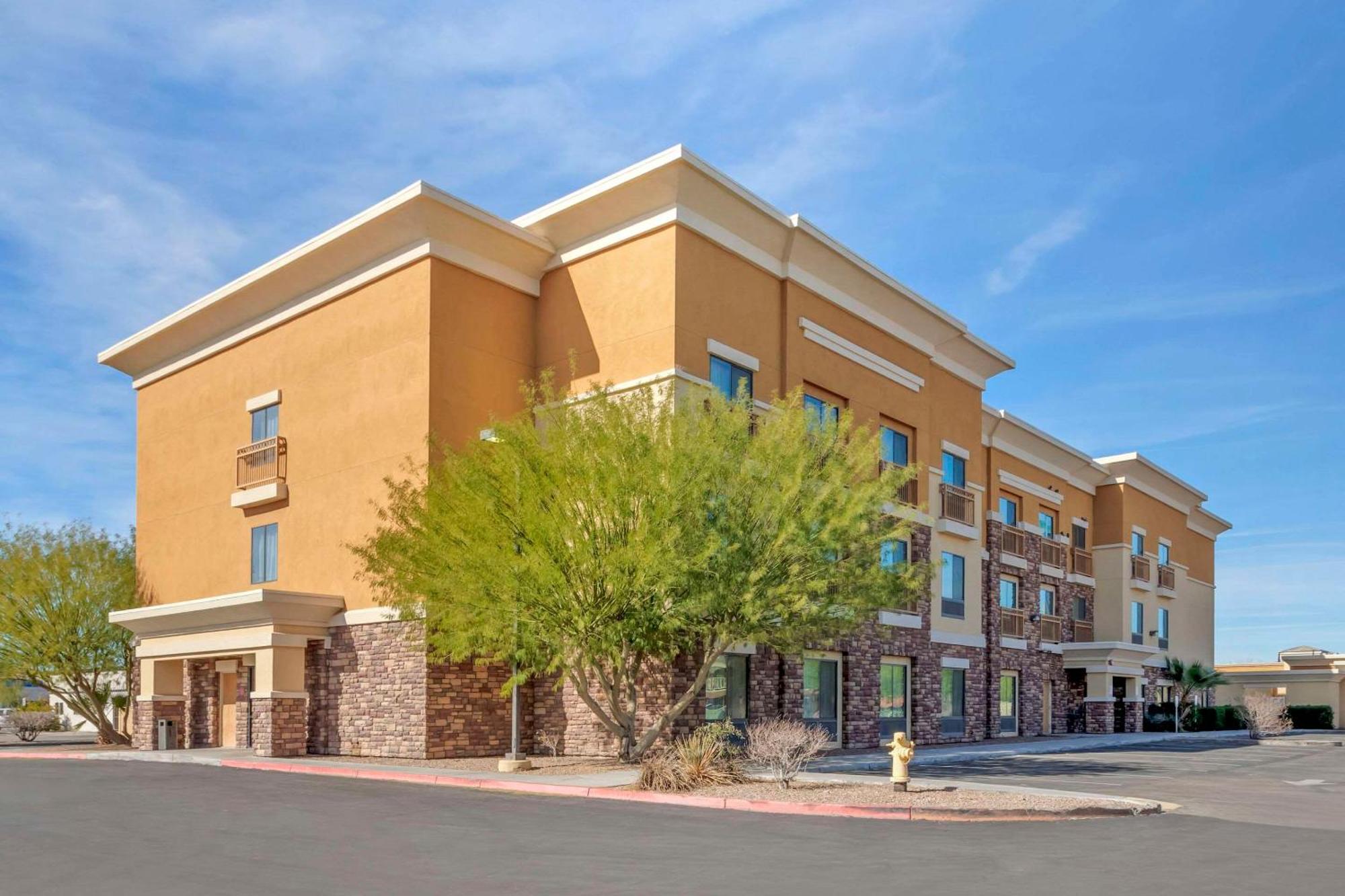 Comfort Suites Blythe Exterior photo